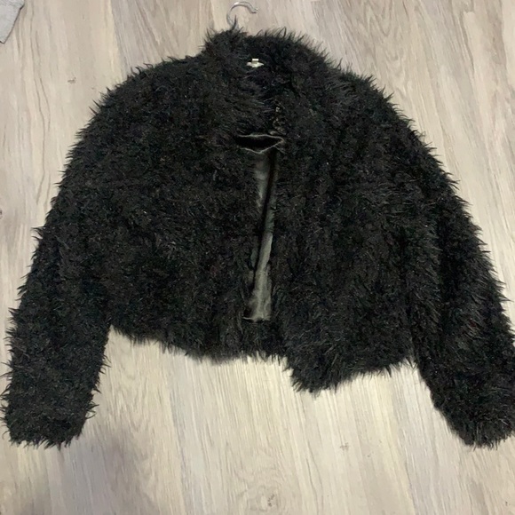 Jackets & Blazers - Black faux fur long sleeve